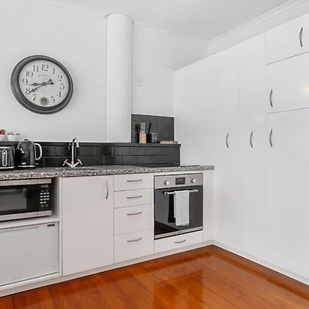 Funky One Bedroom Apartment On Princes Wharf Auckland Esterno foto